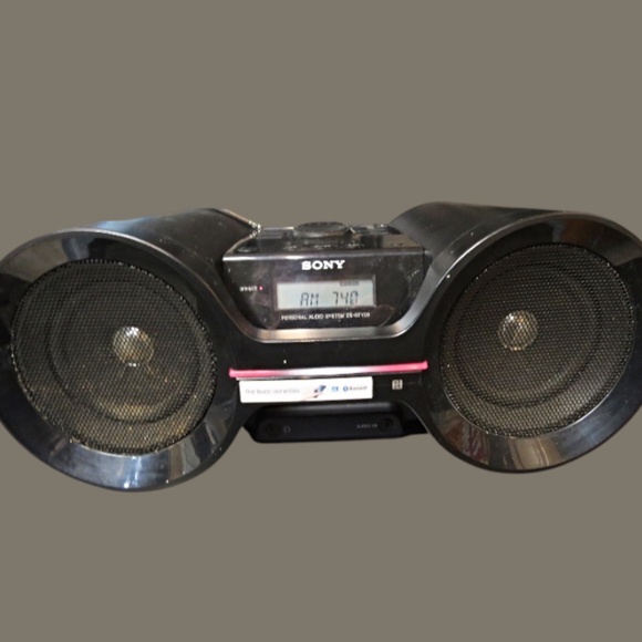 Sony Wireless Boombox Model ZS-BTY50 Bluetooth Radio - Picture 2 of 6